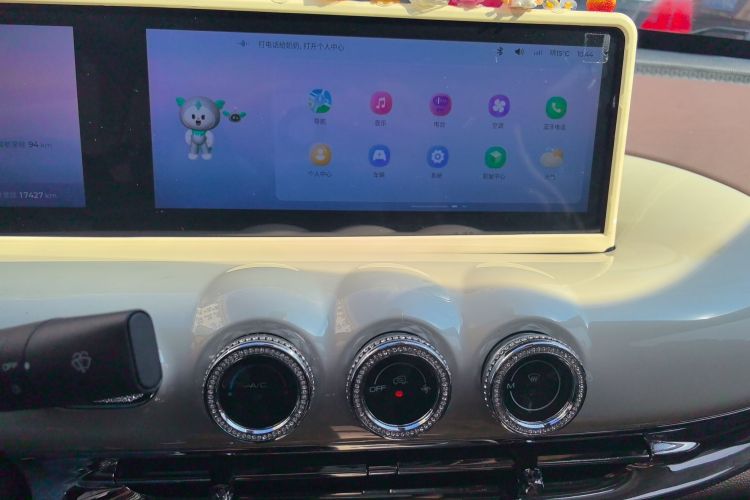 五菱汽车 五菱缤果 2023款 333km 灵犀互联款中控内饰16