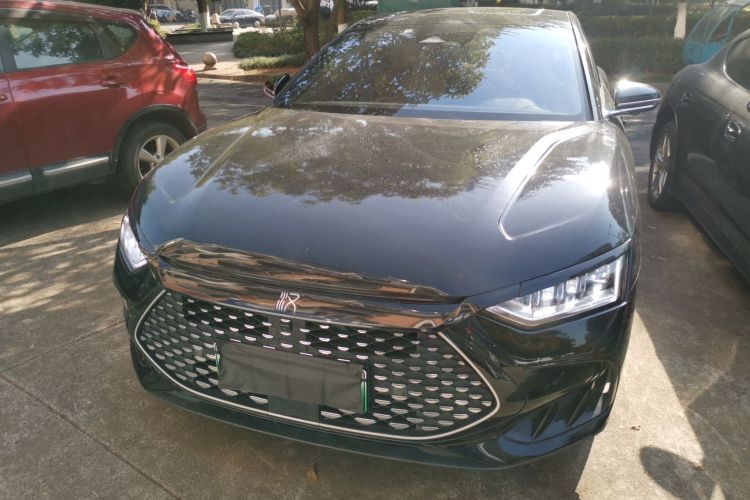 比亚迪 汉 2022款 DM-i 121KM 尊荣型车身外观2