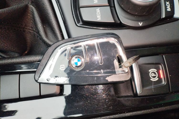 宝马X1 2019款 sDrive18Li 尊享型中控内饰11