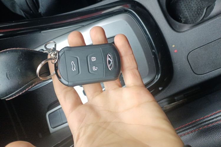 奇瑞 瑞虎5 2014款 2.0L CVT家尊版中控内饰7001