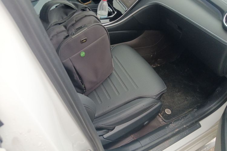 奔驰C级 2025款 C 200 L 运动版局部细节41