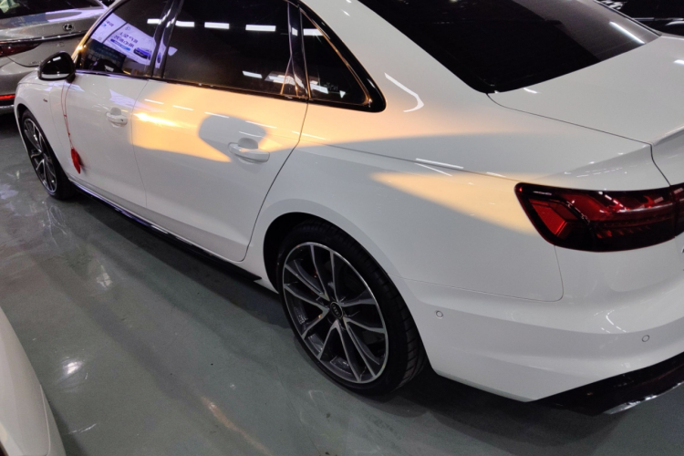 奥迪A4L 2022款 45 TFSI quattro 臻选动感型车身外观4