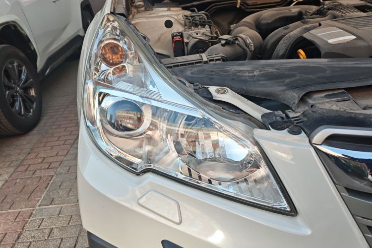 斯巴鲁 傲虎 2014款 2.5i 雅尚智能版车身外观8