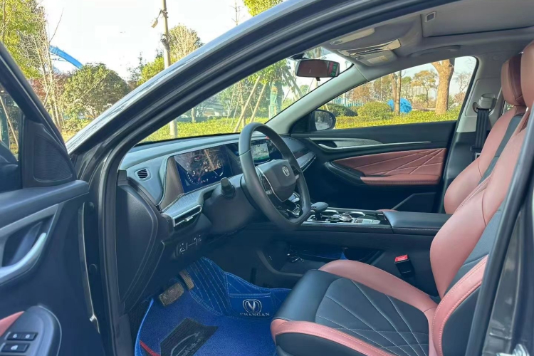 长安 逸动 2022款 PLUS 蓝鲸NE 1.4T GDI DCT尊贵版中控内饰20