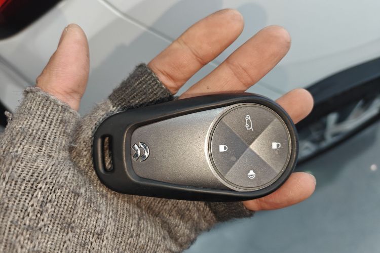 蔚来EC6 2020款 440KM 性能版中控内饰11