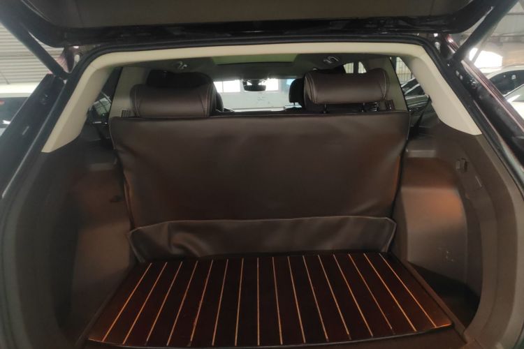 大众 威然 2020款 380TSI 尊贵版机舱底盘23