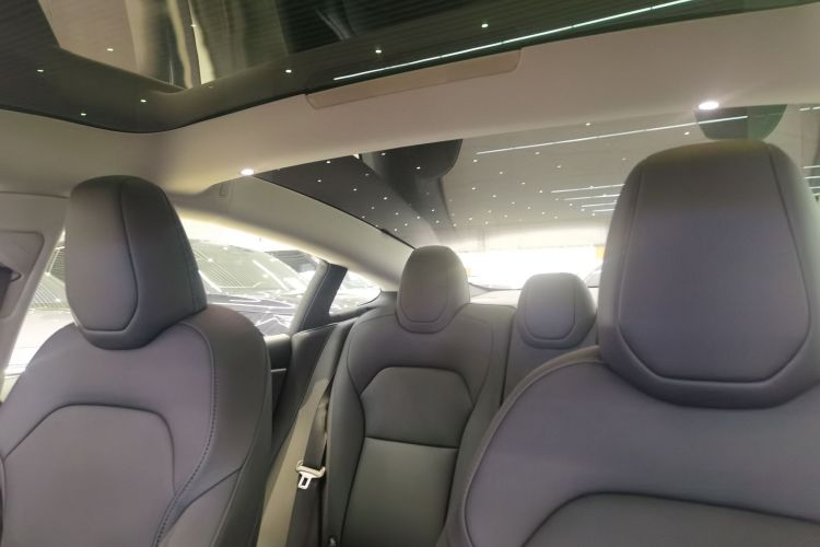 特斯拉 Model 3 2023款 长续航全轮驱动版中控内饰22