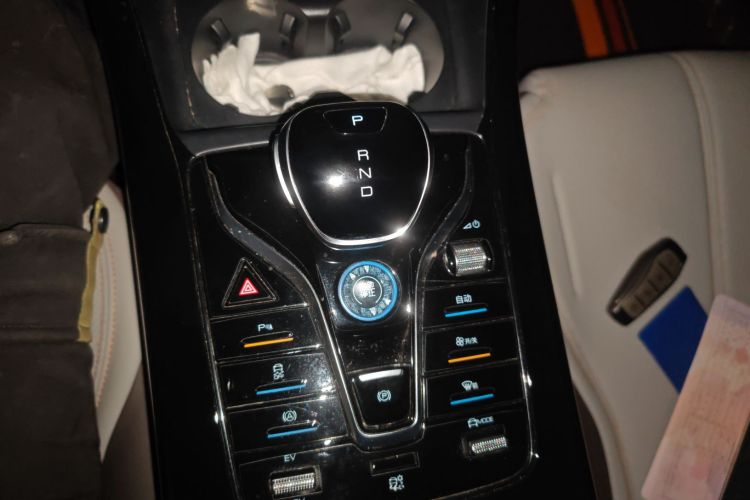 比亚迪 秦PLUS 2023款 冠军版 DM-i 55KM领先型中控内饰18