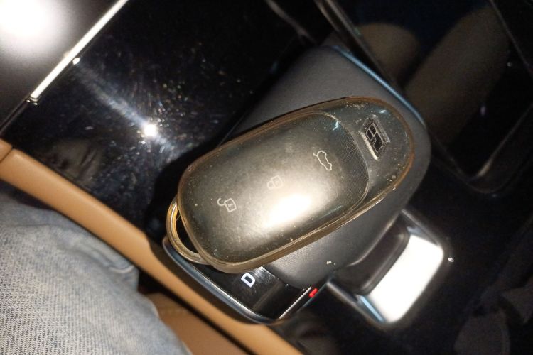 理想汽车 理想ONE 2020款 增程6座版中控内饰7001