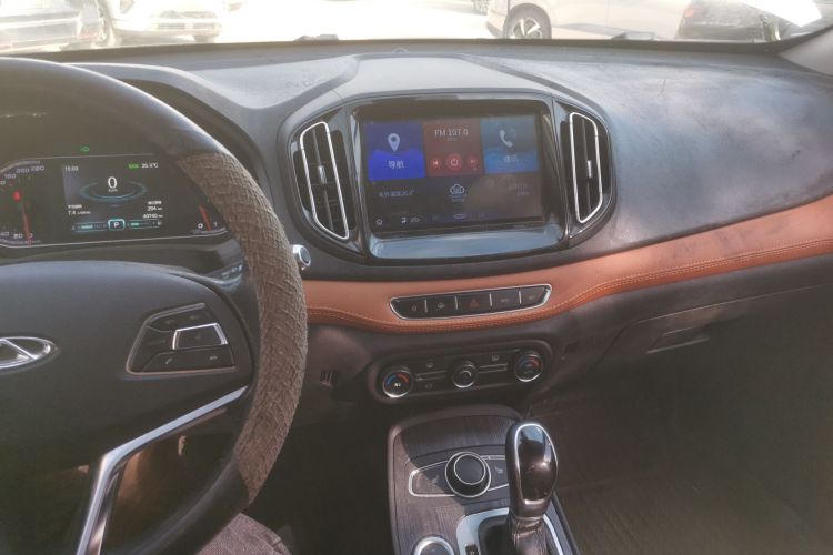 奇瑞 瑞虎7 2016款 2.0L CVT耀臻版中控内饰16