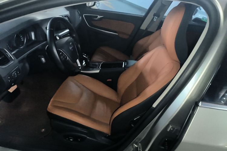 沃尔沃S60 2014款 S60L 2.0T 智远版局部细节19