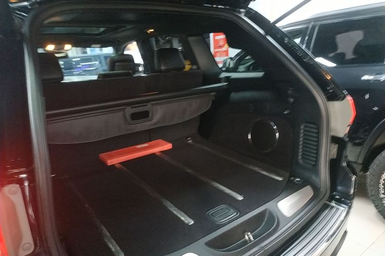 Jeep 大切诺基(进口) 2014款 3.6L 精英导航版机舱底盘23