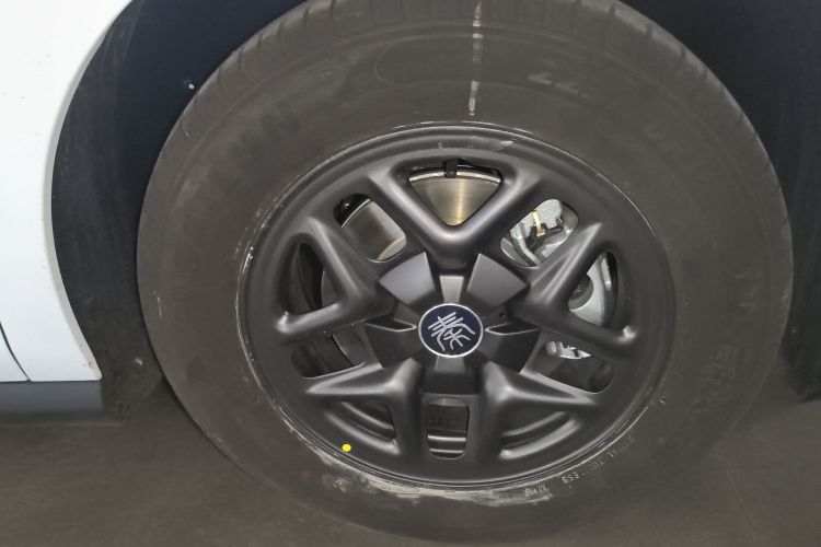 比亚迪 秦PLUS 2025款 DM-i 智驾版 55KM领先型车身外观10