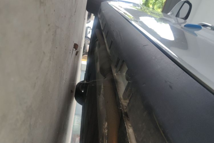 荣威D7 2023款 DMH 125km 超越版机舱底盘30