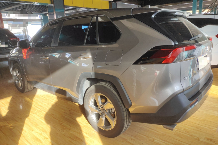 丰田 RAV4荣放 2022款 2.0L CVT两驱风尚Plus版车身外观4