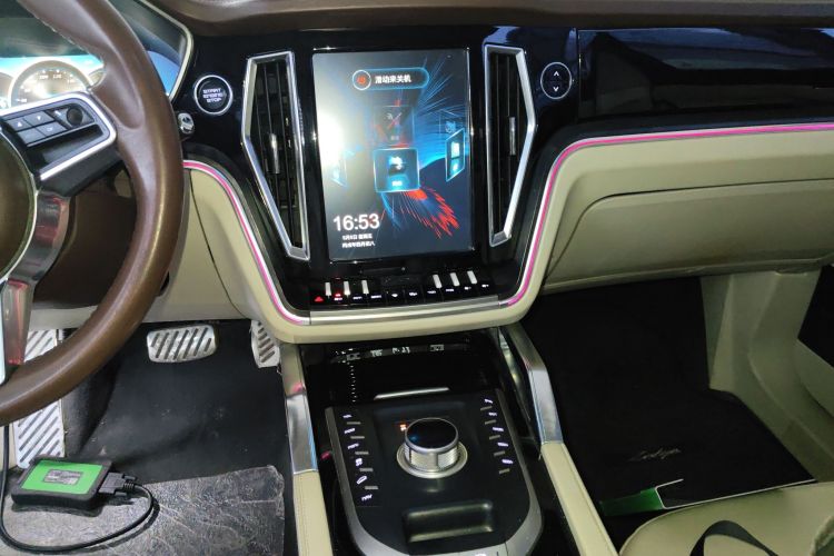 众泰T700 2017款 1.8T 双离合尊贵型中控内饰16