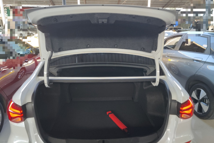 雪佛兰 科鲁泽 2024款 1.5L 双离合乐享版机舱底盘23