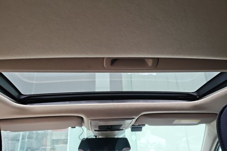 本田 思域 2022款 240TURBO CVT劲动版局部细节22