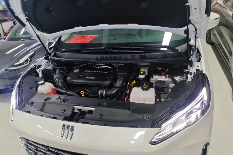 别克GL8新能源 2025款 陆尚 尊享版 7座机舱底盘24