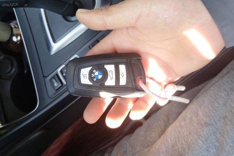 宝马2系(进口) 2019款 225i 敞篷轿跑车 尊享型 M运动套装中控内饰11