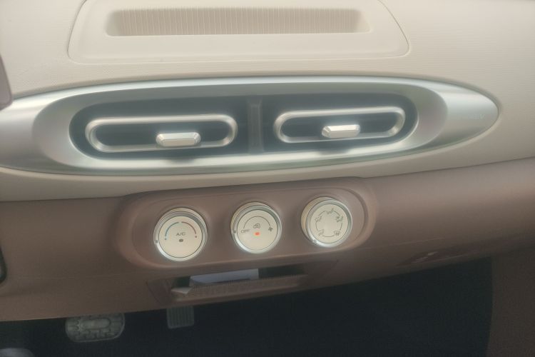 五菱汽车 宏光MINIEV 2025款 四门版 进阶款中控内饰16