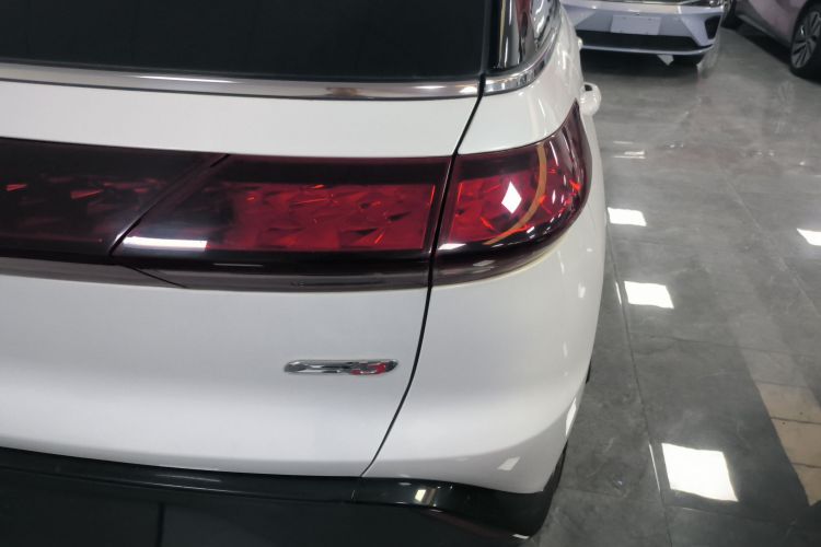 小鹏G3 2019款 尊享版车身外观9