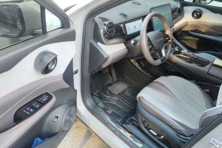 比亚迪 护卫舰07 2023款 DM-i 100KM 尊贵型中控内饰20