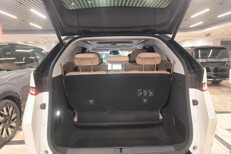 小鹏X9 2025款 740超长续航 Max机舱底盘23