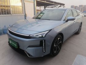 吉利银河 银河L6 2025款 EM-i 140km 星舰版