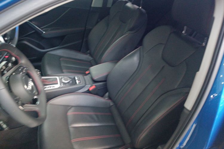 奥迪Q2L 2022款 35 TFSI 进取动感型局部细节19