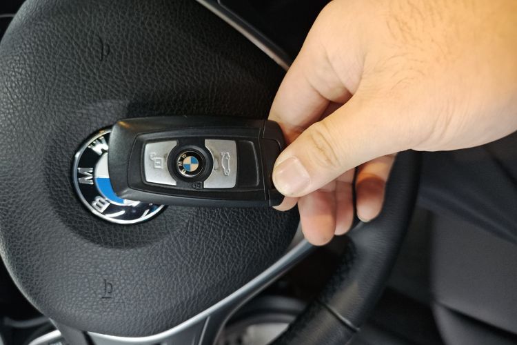 宝马3系 2017款 320Li 时尚型中控内饰11