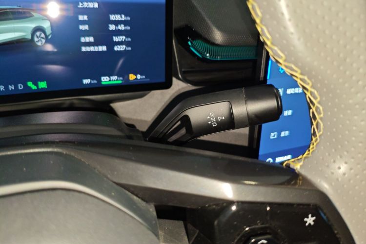 领克08 EM-P 2025款 220km 四驱性能Halo局部细节18