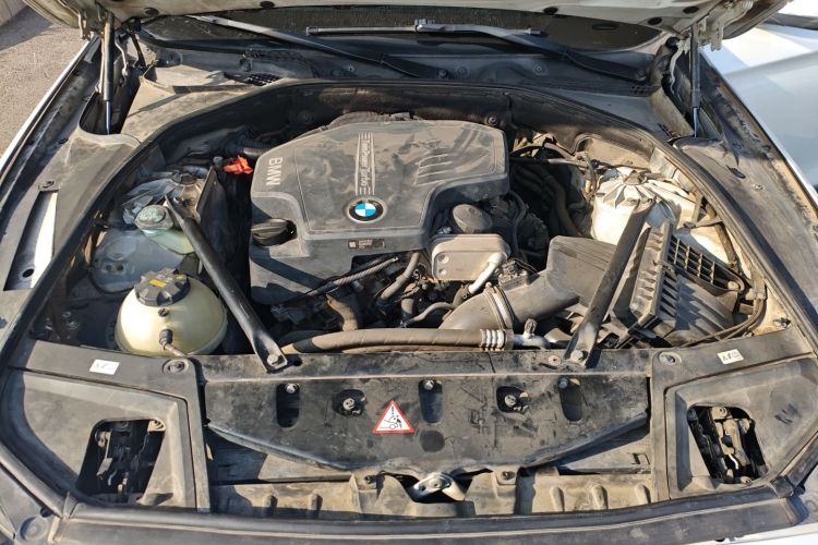 宝马5系 2014款 520Li 典雅型机舱底盘24