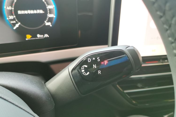 大众 帕萨特 2025款 Pro 380TSI 星空龙尊版中控内饰18