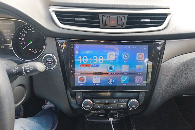 日产 奇骏 2014款 2.0L CVT舒适版 2WD中控内饰16