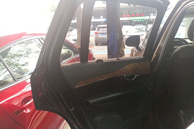 沃尔沃XC90 2018款 T6 智雅版 7座中控内饰49