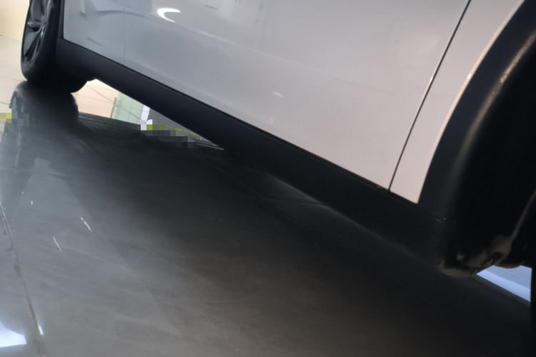 特斯拉 Model Y 2025款 长续航全轮驱动版局部细节9001