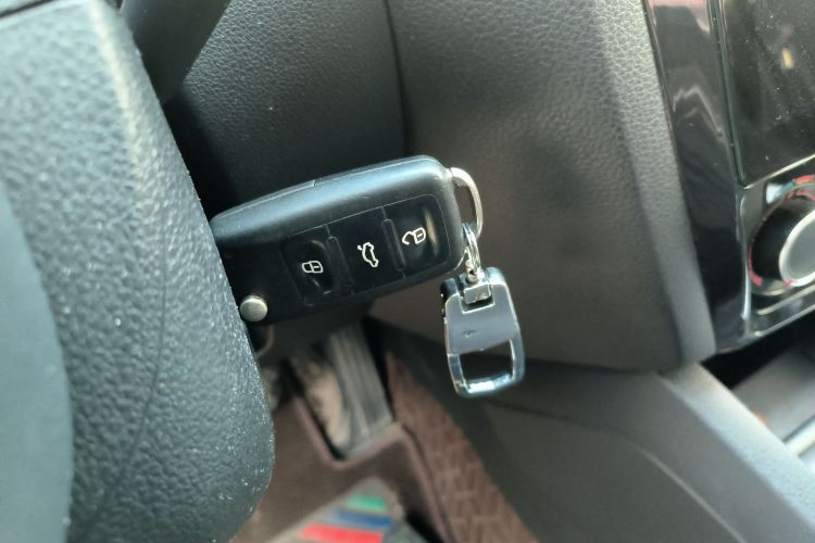 大众 速腾 2014款 1.6L 自动舒适型中控内饰11