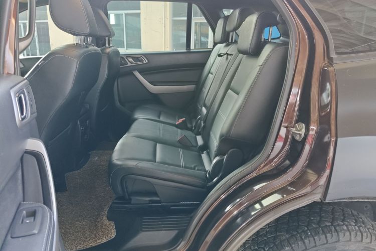 福特 撼路者 2017款 2.0T 汽油自动四驱豪华版 5座中控内饰21