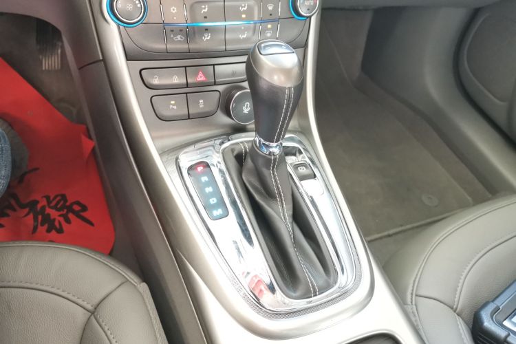 雪佛兰 迈锐宝 2014款 2.0L 自动豪华版中控内饰18