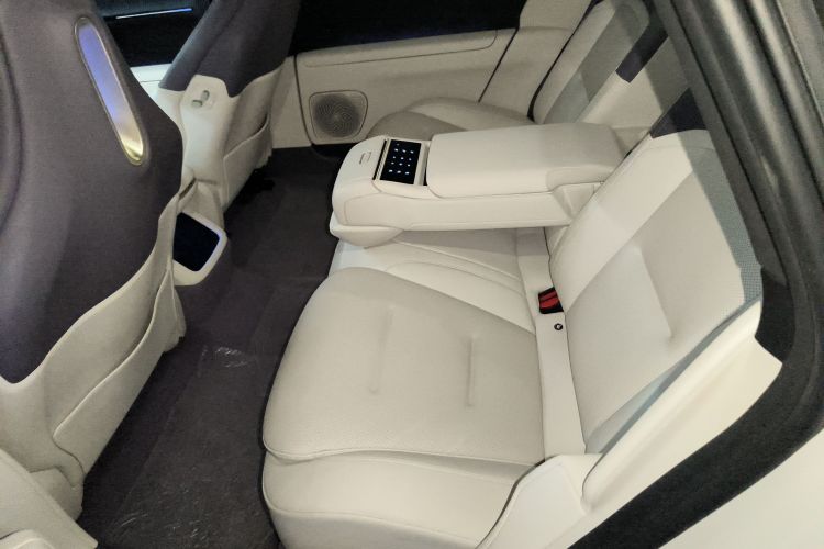 阿维塔12 2025款 Ultra增程版中控内饰7004