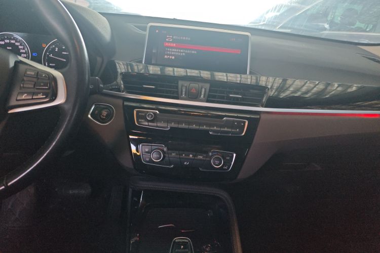 宝马X2 2020款 sDrive20i M越野套装中控内饰16