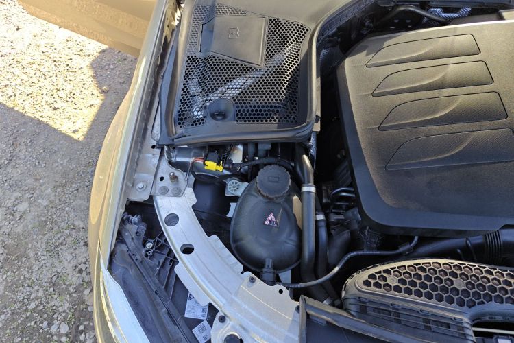 奔驰C级 2019款 C 260 运动版局部细节9006