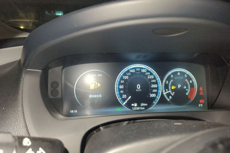 捷豹XEL 2018款 2.0T 250PS 尊享版中控内饰14