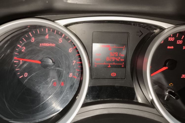 五菱汽车 五菱宏光 2021款 1.5L改款 S标准型 液压助力LAR中控内饰15