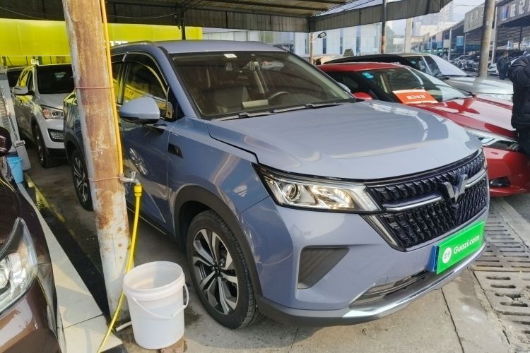五菱汽车 五菱星辰 2022款 2.0L DHT电劲款车身外观3