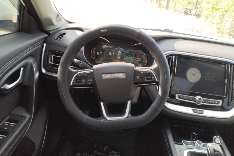 捷途X70 2020款 1.5T 手动智行版 7座中控内饰13