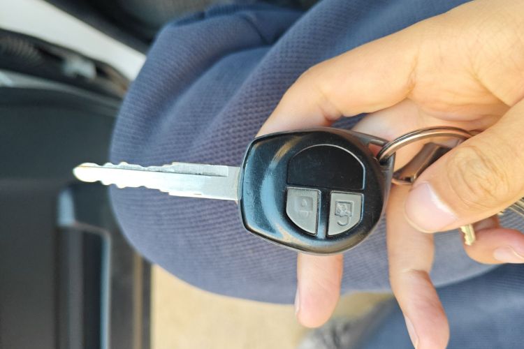 铃木 吉姆尼 2015款 1.3 MT JLX中控内饰11