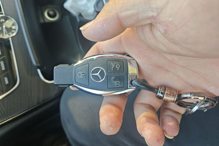 奔驰C级 2015款 改款 C 200 L 运动型中控内饰11