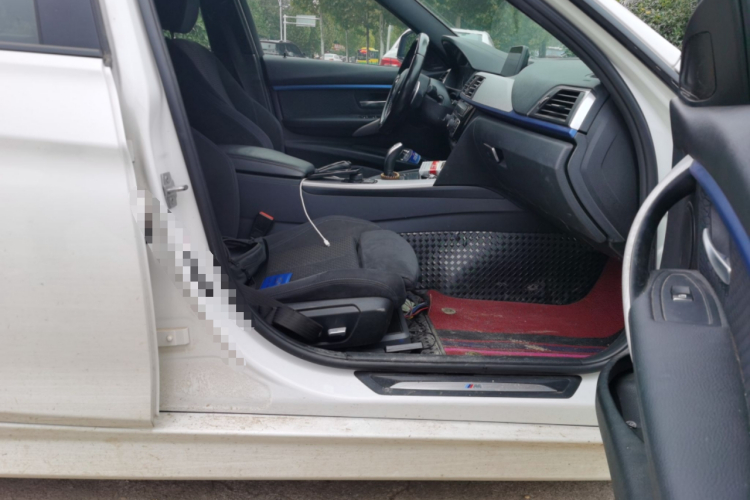 宝马3系 2018款 320i M运动套装局部细节9005